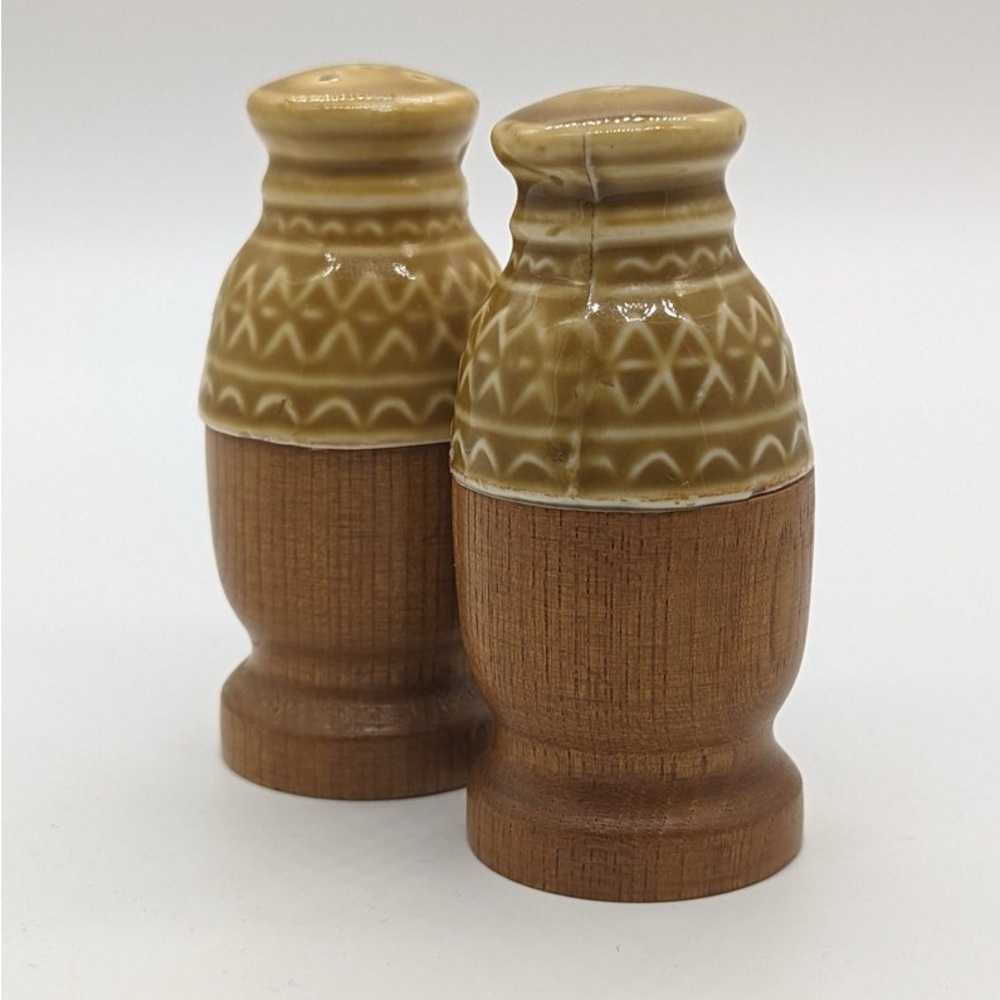 Vintage TEAK & CERAMIC Salt and pepper SHAKERS
